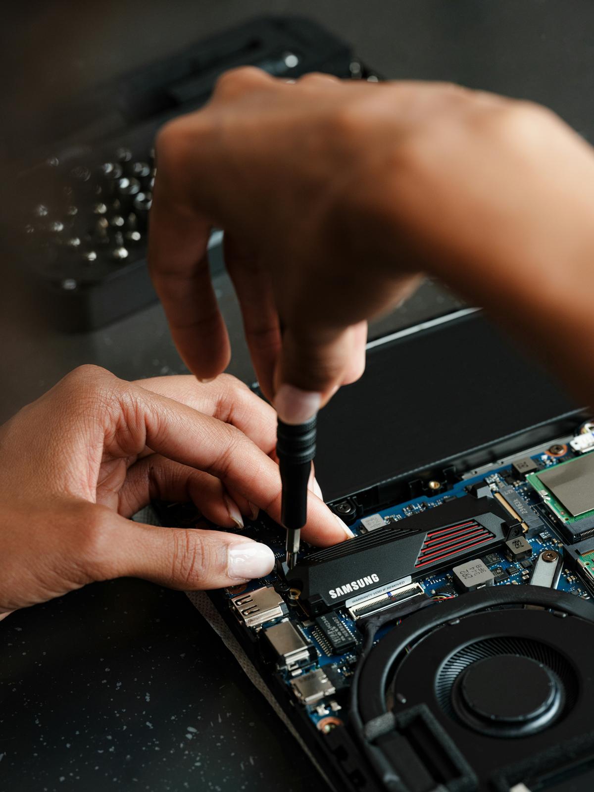 MacBook & Laptop Repairs